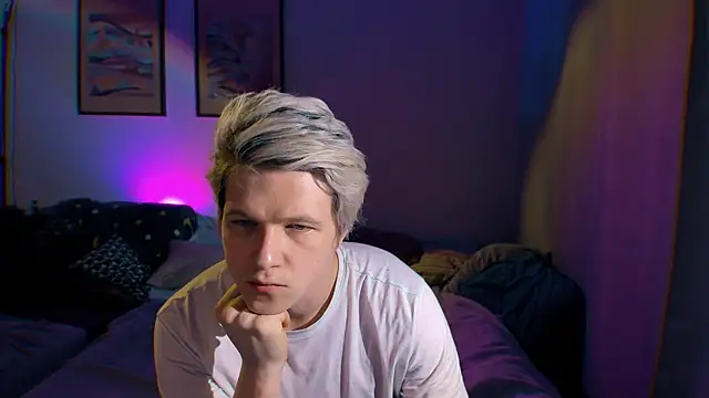 Snapshot of Breston_Sweet chatting on 09/22/25, 07:49 Breston Sweet online show from 09/22/25, 07:49