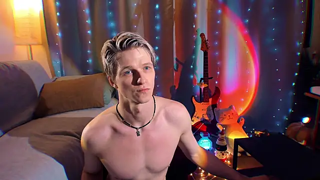 Snapshot of Breston_Sweet chatting on 12/20/25, 01:12 Breston Sweet online show from 12/20/25, 01:12