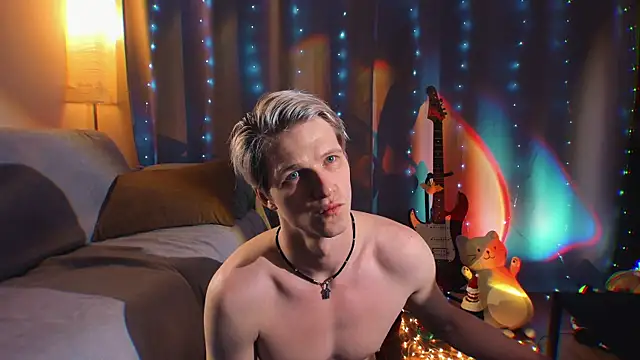 Snapshot of Breston_Sweet chatting on 12/20/25, 04:14 Breston Sweet online show from 12/20/25, 04:14