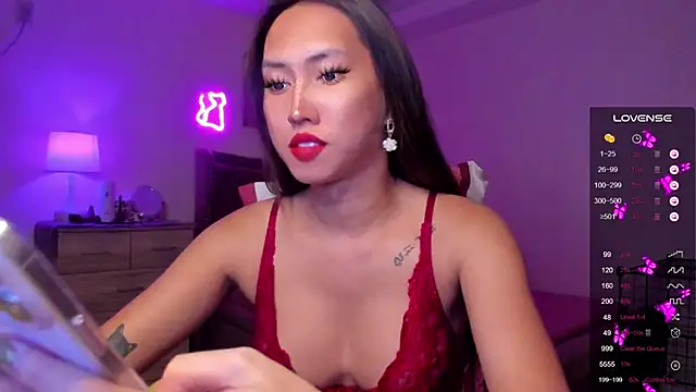 Snapshot of BombshellPH chatting on 12/27/24, 11:28 BombshellPH online show from 12/27/24, 11:28