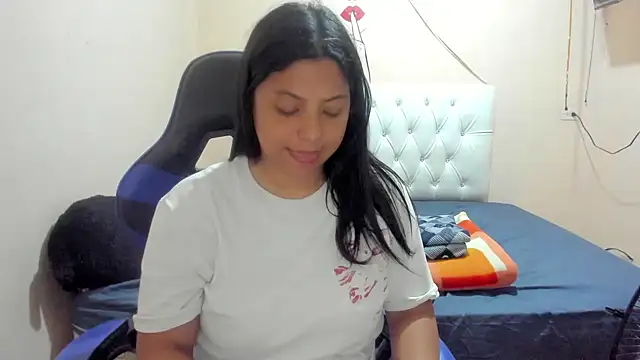 Leylafourniert online show from 03/22/25, 08:26