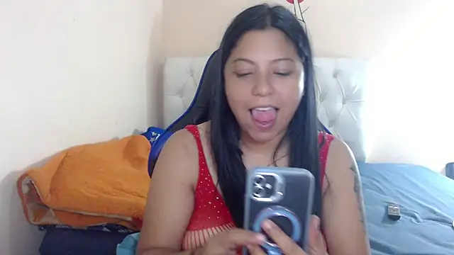 Snapshot of Leylafourniert chatting on 03/24/26, 06:57 Leylafourniert online show from 03/24/26, 06:57
