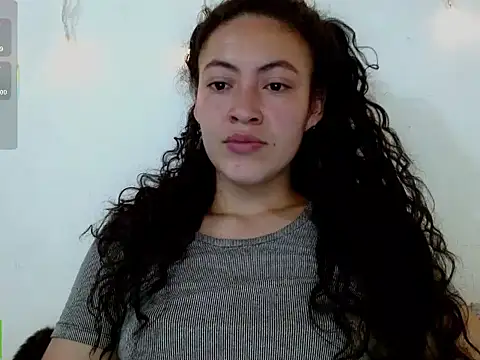 Snapshot of Olivia_Bright chatting on 03/15/26, 04:57 Olivia Bright online show from 03/15/26, 04:57