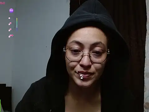 Olivia Bright online show from 06/19/26, 01:54
