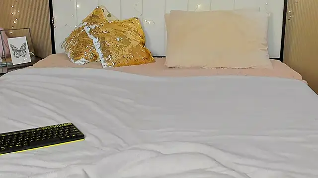 Snapshot of mailymilf chatting on 11/08/25, 03:01 mailymilf online show from 11/08/25, 03:01