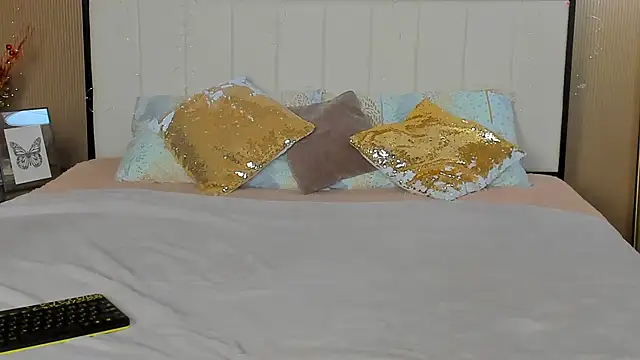 Snapshot of mailymilf chatting on 11/26/25, 02:40 mailymilf online show from 11/26/25, 02:40