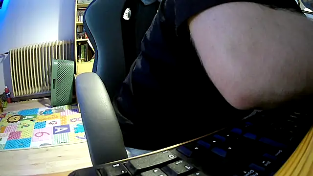 Snapshot of anonymus9006 chatting on 03/06/26, 10:56 anonymus9006 online show from 03/06/26, 10:56