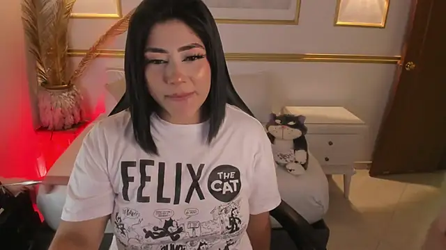 lucy26  online show from 02/12/25, 05:47