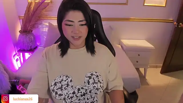 lucy26  online show from 03/22/25, 08:51