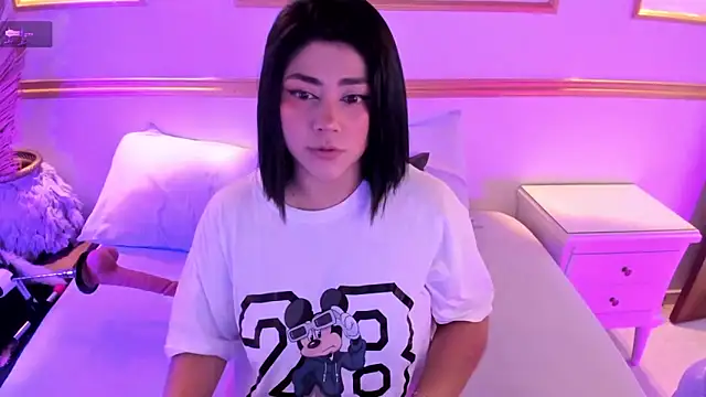 lucy26  online show from 09/13/25, 02:33