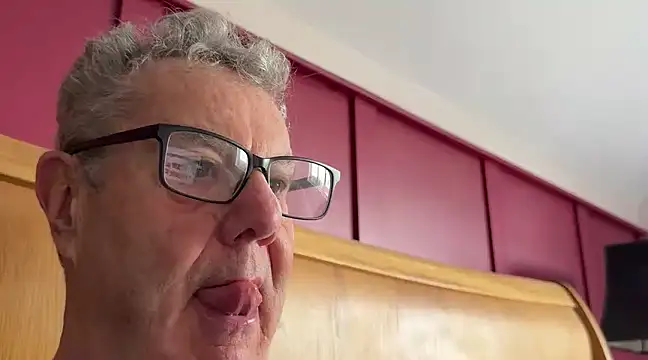 Snapshot of Oldpistolpete chatting on 12/16/24, 10:29 Oldpistolpete online show from 12/16/24, 10:29