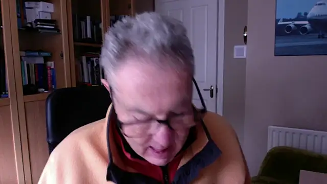 Snapshot of Oldpistolpete chatting on 01/12/25, 03:25 Oldpistolpete online show from 01/12/25, 03:25