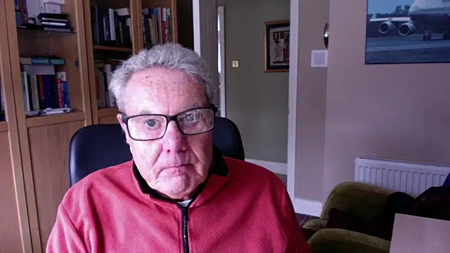 Snapshot of Oldpistolpete chatting on 02/18/25, 03:43 Oldpistolpete online show from 02/18/25, 03:43