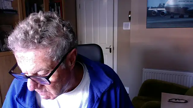 Snapshot of Oldpistolpete chatting on 02/24/25, 09:43 Oldpistolpete online show from 02/24/25, 09:43