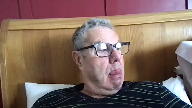 Snapshot of Oldpistolpete chatting on 03/21/25, 09:45 Oldpistolpete online show from 03/21/25, 09:45