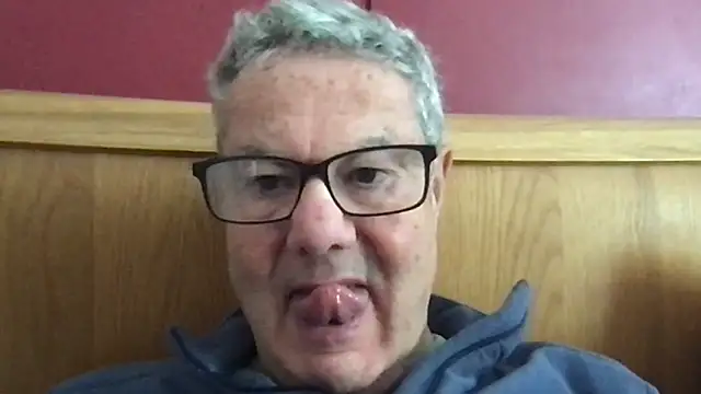 Snapshot of Oldpistolpete chatting on 09/16/25, 10:05 Oldpistolpete online show from 09/16/25, 10:05