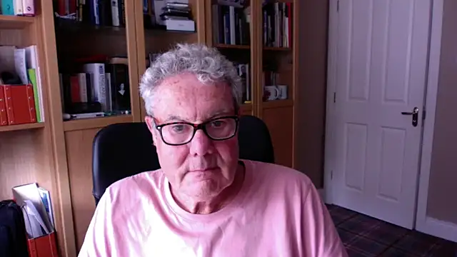 Snapshot of Oldpistolpete chatting on 10/08/25, 01:42 Oldpistolpete online show from 10/08/25, 01:42