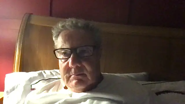 Snapshot of Oldpistolpete chatting on 10/09/25, 11:25 Oldpistolpete online show from 10/09/25, 11:25