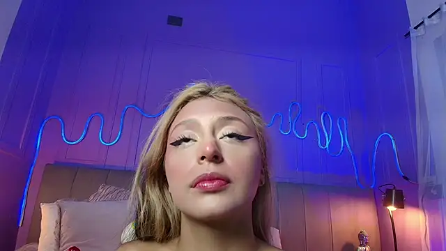 Sofly s online show from 04/25/26, 11:46