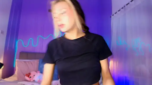 Sofly s online show from 05/04/26, 11:50