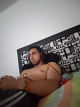 Snapshot of Miguelgel578 chatting on 09/23/25, 07:39 Miguelgel578 online show from 09/23/25, 07:39