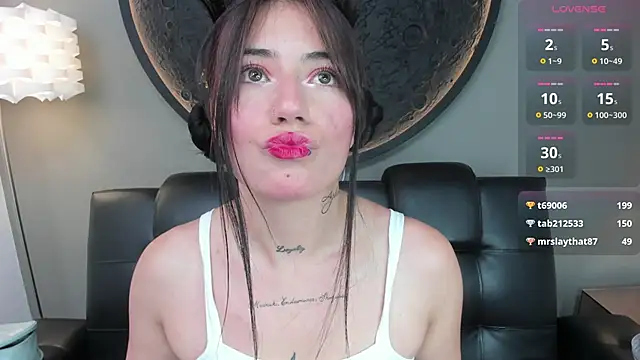 miss sharlotte18 online show from 02/06/25, 06:13