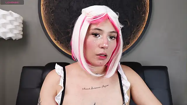 miss sharlotte18 online show from 05/27/26, 06:05