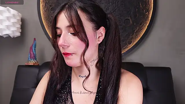 miss sharlotte18 online show from 06/10/26, 06:07