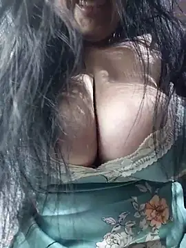 kittyhotass1 online show from 05/05/26, 09:17