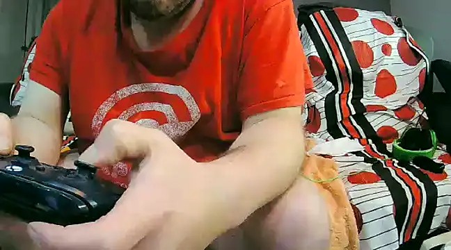 Snapshot of txan9876 chatting on 02/02/25, 10:35 txan9876 online show from 02/02/25, 10:35