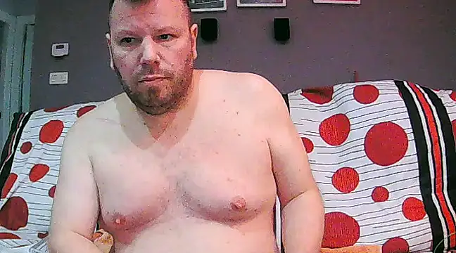 Snapshot of txan9876 chatting on 02/12/25, 04:33 txan9876 online show from 02/12/25, 04:33