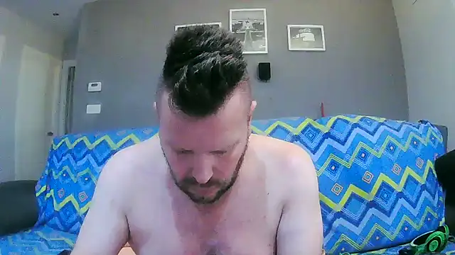 Snapshot of txan9876 chatting on 09/14/25, 02:05 txan9876 online show from 09/14/25, 02:05