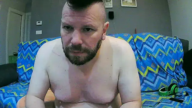 Snapshot of txan9876 chatting on 10/20/25, 12:33 txan9876 online show from 10/20/25, 12:33