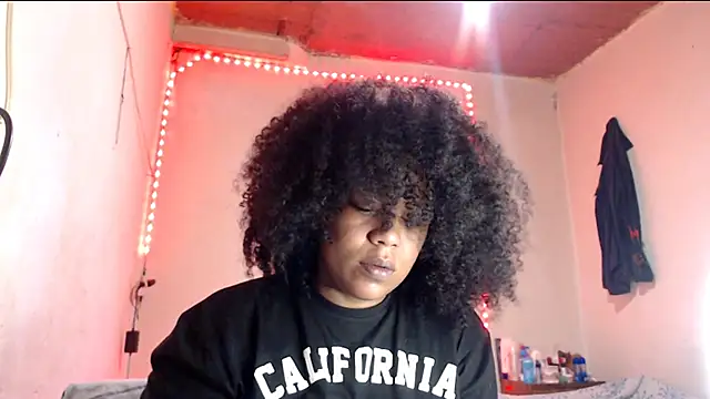 Snapshot of cherry_cleou chatting on 04/14/26, 11:27 cherry cleou online show from 04/14/26, 11:27