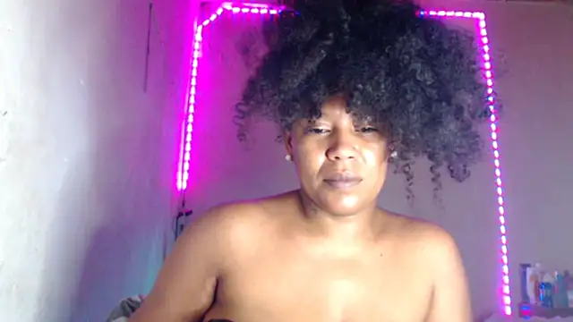 Snapshot of cherry_cleou chatting on 04/26/26, 04:26 cherry cleou online show from 04/26/26, 04:26