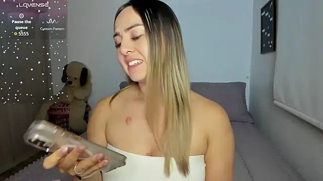 sophi mooreno online show from 06/01/26, 01:18