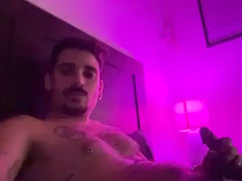 Snapshot of mrtnivnn chatting on 02/17/26, 04:57 mrtnivnn online show from 02/17/26, 04:57