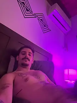 Snapshot of mrtnivnn chatting on 03/10/26, 04:45 mrtnivnn online show from 03/10/26, 04:45