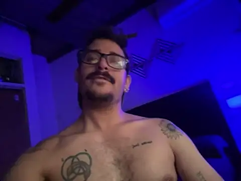 Snapshot of mrtnivnn chatting on 03/14/26, 05:40 mrtnivnn online show from 03/14/26, 05:40