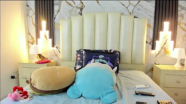 mollieblue69 online show from 02/14/25, 12:47