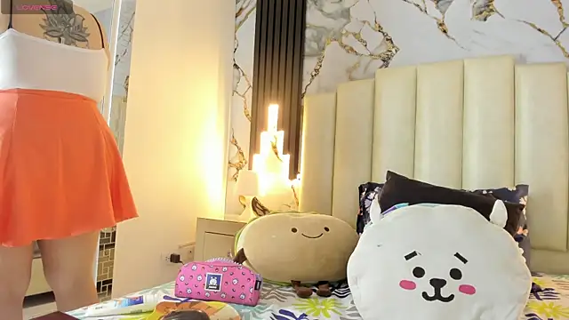 mollieblue69 online show from 02/20/25, 12:47