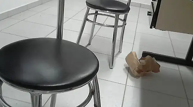 Snapshot of oliveira3tt chatting on 02/13/25, 05:54 oliveira3tt online show from 02/13/25, 05:54