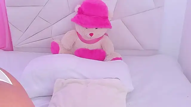 Anamhenao online show from 09/21/25, 01:57