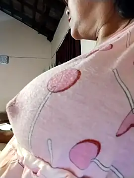 Snapshot of tharu_sweet chatting on 12/20/25, 06:48 tharu sweet online show from 12/20/25, 06:48