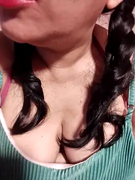 Snapshot of tharu_sweet chatting on 03/17/26, 06:06 tharu sweet online show from 03/17/26, 06:06