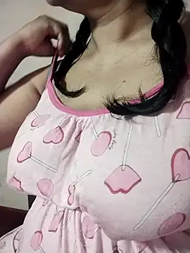 Snapshot of tharu_sweet chatting on 04/21/26, 04:52 tharu sweet online show from 04/21/26, 04:52