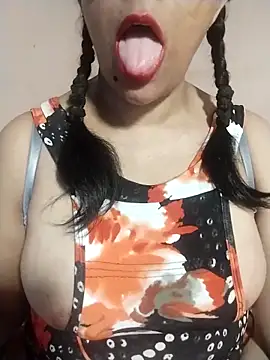 Snapshot of tharu_sweet chatting on 05/05/26, 05:59 tharu sweet online show from 05/05/26, 05:59