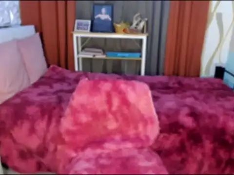 Snapshot of Laura_yourhottestbabe123 chatting on 01/22/25, 11:45 Laura yourhottestbabe123 online show from 01/22/25, 11:45