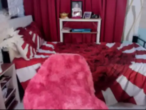 Snapshot of Laura_yourhottestbabe123 chatting on 03/19/25, 01:21 Laura yourhottestbabe123 online show from 03/19/25, 01:21