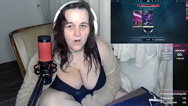 Snapshot of Lia-Bloom chatting on 12/24/24, 05:05 Lia-Bloom online show from 12/24/24, 05:05